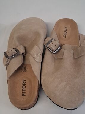 NWOT Mens Fitory Taupe Slip On Clogs